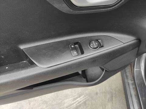 Botonera Elevalunas Kia Rio G4LA