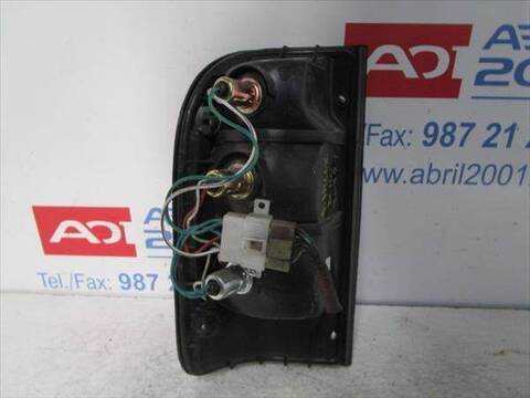Foto 2ª: Piloto Trasero Derecho Toyota Hilux 2.5 D-4D 4WD 102CV 75KW [2KD-FTV] (2002)