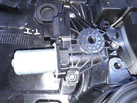 Foto 2ª: Elevalunas Manual Trasero Izquierdo Mercedes Clase A 140 A 200 CDI 176.008) 136CV 100KW [651930] (2016)