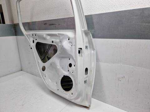 Foto 2ª: Puerta Trasera Izquierda Volkswagen Golf 140 CV 103KW [CPTA CPT] (2014)
