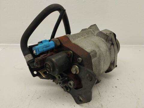 Foto 3ª: Bomba Inyeccion Ford Focus TREND BERLINA 116CV 85KW [F9DA] (2004)