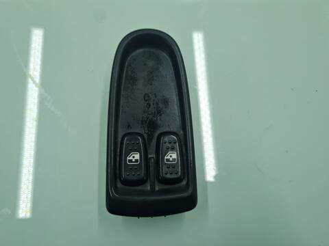 Botonera Elevalunas Iveco Daily CABINA SIMPLE 35 C... BATALLA 3000 146CV 107KW CAJA ABIERTA