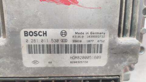 Foto 2ª: Centralita Motor ECU Renault Trafic DOBLE CABINA L1H1 2 7T 82CV 60KW CAJA CERRADA [D-F9Q U7] (2003)