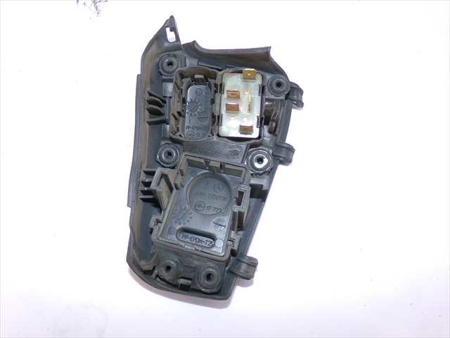 Foto 2ª: Botonera Elevalunas Mercedes Sprinter 2.2 CDI W903,1995-2006 [611987] (2005)