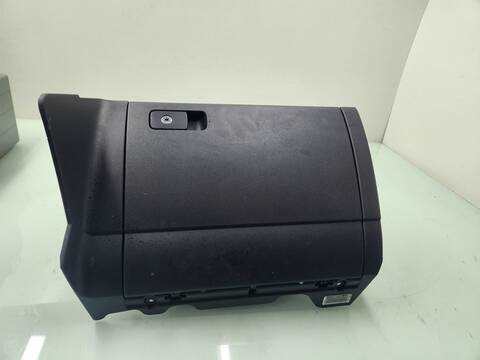 Guantera Volkswagen Golf GTI ´´PERFORMANCE´´ BLUEMOTION 230CV 169KW