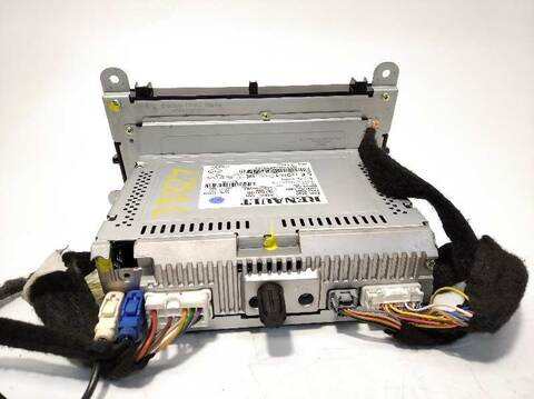 Foto 4ª: Sistema Audio Radio CD Renault Clio 1.5 DCI DIESEL FAP 75CV 55KW [K9K628] (2016)