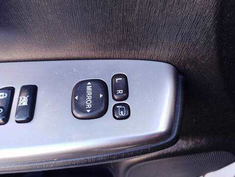 Foto 4ª: Mando Retrovisor Toyota Prius ADVANCE 99CV 73KW [2ZR] (2016)