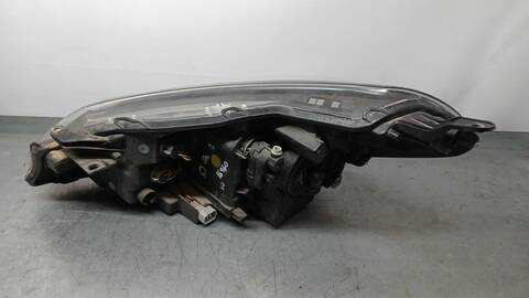 Foto 3ª: Faro Derecho Toyota Yaris 1.5 NSP131_) 112CV 82KW [2NR] (2019)