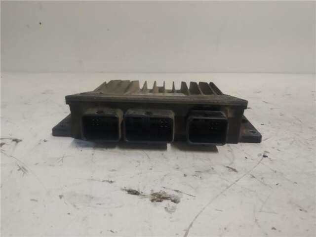 Foto 2ª: Centralita Motor ECU Renault Megane 1.5 CONFORT DYNAMIQUE [1.5 LTR. - 74 KW DCI DIESEL] II BERLINA 5P (10.2002-_) [K9K724]