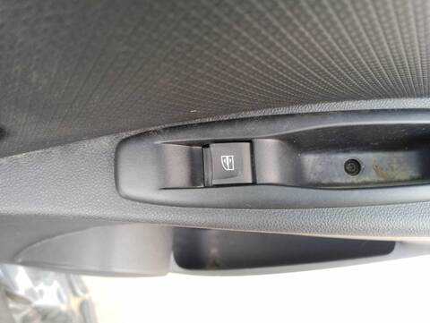 Foto 3ª: Botonera Elevalunas Renault Clio ZEN 118CV 87KW [H5F F4] (2017)