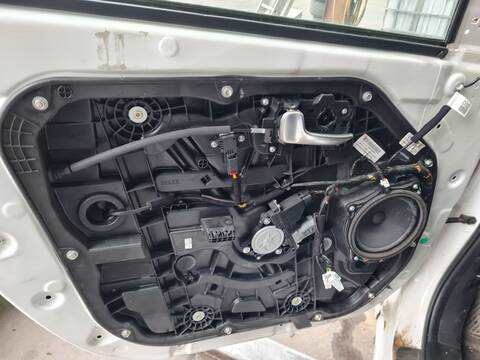 Elevalunas Eléctrico Delantero Izquierdo Kia Carens BASIC 135CV 99KW