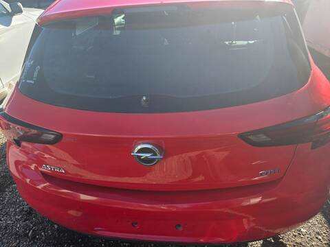 Portón Opel Astra DYNAMIC 110CV 81KW
