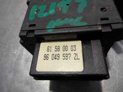 Foto 3ª: Mando Multifuncion Peugeot 206 XR BERLINA 75CV 55KW [KFX] (2000)