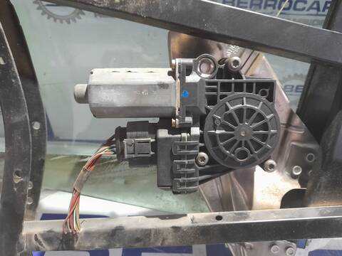 Foto 2ª: Elevalunas Manual Trasero Derecho Audi A6 2.5 V6 24V TDI BERLINA 180CV 132KW [AKE] (2000)
