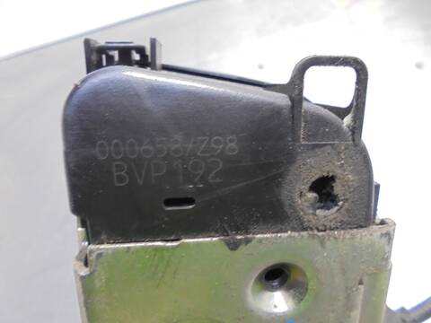 Foto 3ª: Cerradura Puerta Trasera Derecha Renault Laguna AUTHENTIQUE 120CV 88KW [F4P C7] (2002)