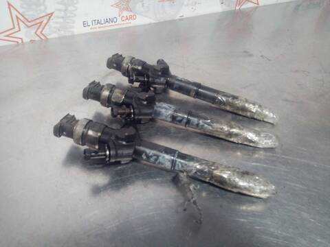 Foto 4ª: Inyectores Nissan Cabstar 2.5 DIESEL 131CV 96KW (2006)