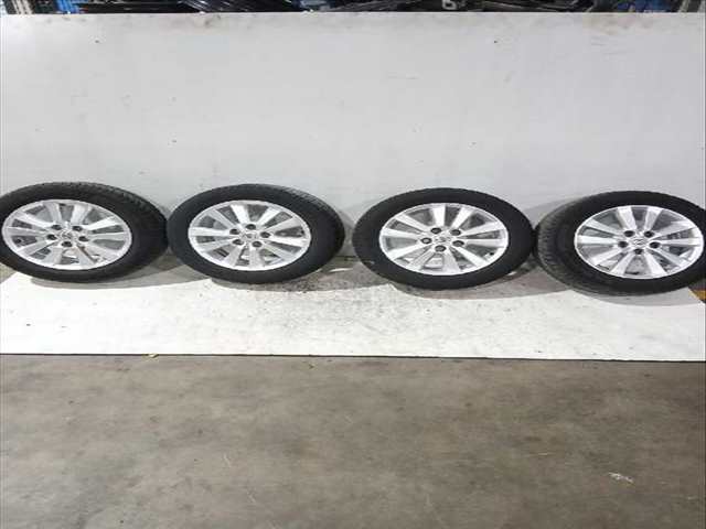 Foto 2ª: Juego LLantas Toyota Auris 1.6 ZRE151_) 124CV [1ZR-FE] (2006)