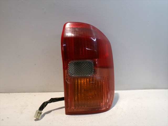 Piloto Trasero Derecho Toyota Rav4 2.0 G 2000-2005