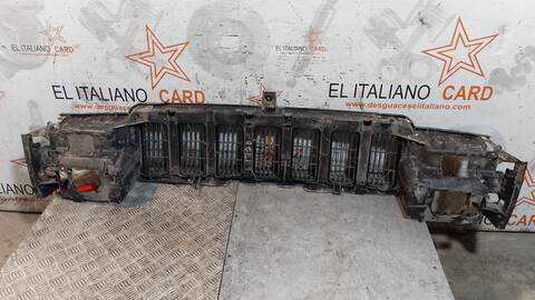 Foto 4ª: Rejilla Delantera Jeep Grand Cherokee 2.5 TD LAREDO Z) 115CV 85KW [D M52] (1998)