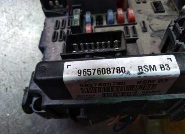 Caja Reles Fusibles Peugeot 206 1.4 16V