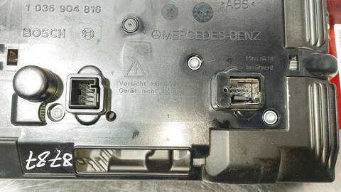 Foto 4ª: Cuadro de Instrumentos Mercedes Clase S 220 500 221.071) BERLINA 388CV 285KW [M273961] (2006)