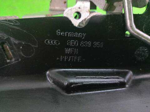 Foto 3ª: Cerradura Puerta Trasera Derecha Audi A4 2.5 TDI 120KW) 163CV (2000)