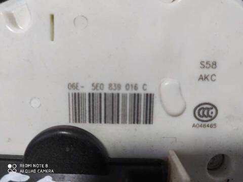 Foto 3ª: Cerradura Puerta Trasera Derecha Skoda Octavia SCOUT 4X4 150CV 110KW [CRM] (2017)