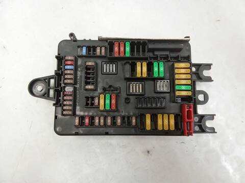 Foto 2ª: Caja Reles Fusibles Bmw Serie 3 318 2.0 D 150CV 110KW F30 F80) [B47 D20 A] (2016)