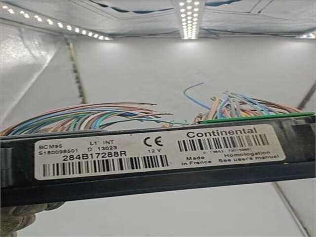 Foto 2ª: Caja Reles Fusibles Renault Megane 1.2 DYNAMIQUE [1.2 LTR. - 85 KW 16V TCE] III BERLINA 5P (2008-_)
