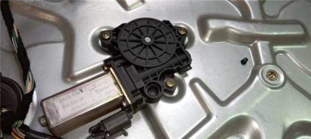 Foto 2ª: Elevalunas Eléctrico Delantero Izquierdo Fiat Stilo 1.9 JTD (192_XE1A) [192 A1.000]