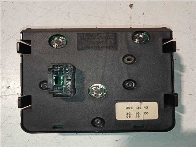 Foto 2ª: Mando Multifuncion Volvo V40 1.8 GDI FAMILIAR (2001)