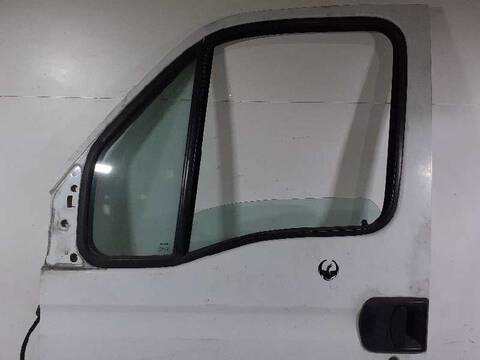 Foto 3ª: Puerta Delantera Izquierda Iveco Daily 2.3 DIESEL CAT 116CV 85KW CAJA CERRADA [F1AE0481GA] (2008)