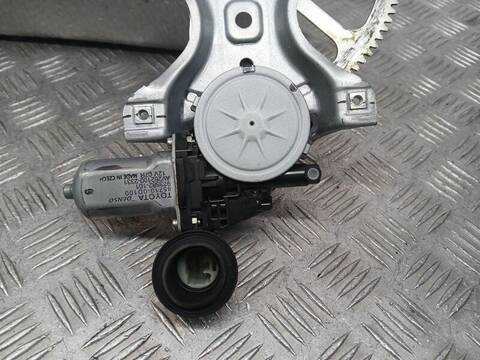 Foto 3ª: Elevalunas Eléctrico Delantero Derecho Toyota Yaris ACTIVE 99CV 73KW [1NR] (2014)