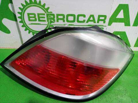 Foto 2ª: Piloto Trasero Derecho Opel Astra ELEGANCE 101CV [Z17DTH] (2004)