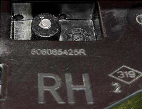 Foto 3ª: Maneta Exterior Delantera Derecha Renault Express ADVANCE BLUE DCI DIESEL FAP 75CV 55KW [K9K U8] (2021)