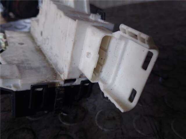 Foto 2ª: Cerradura Puerta Delantera Derecha Citroen C4 1.6 COLLECTION [1.6 LTR. - 80 KW HDI CAT (9HY - DV6TED4)] [9HY (DV6TED4)]