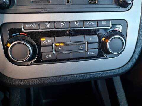 Mando Calefacción A. A. Volkswagen Scirocco 2.0 TDI 103KW) 140CV
