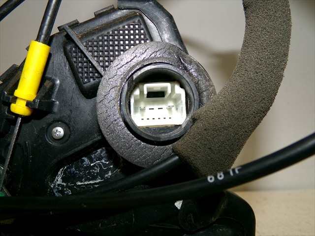 Foto 4ª: Cerradura Puerta Delantera Derecha Toyota Corolla 2.2 D 2004-2009 (2007)