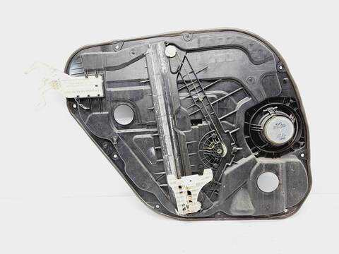 Foto 3ª: Elevalunas Manual Trasero Derecho Kia Carens BASIC 116CV 85KW [D4FD] (2016)