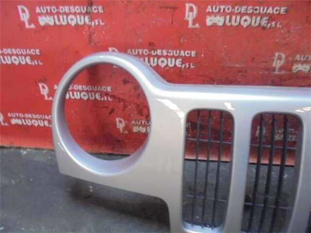 Foto 3ª: Rejilla Delantera Jeep Cherokee 2.5 CRD BÁSICO [2.5 LTR. - 105 KW CRD CAT] [D 09C]