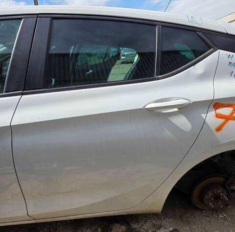 Puerta Trasera Izquierda Opel Astra B10XFL BERLINA