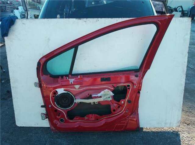 Foto 2ª: Puerta Delantera Derecha Peugeot 308 1.6 CONFORT [1.6 LTR. - 80 KW HDI FAP CAT (9HZ - DV6TED4)] [9HZ (DV6TED4)]