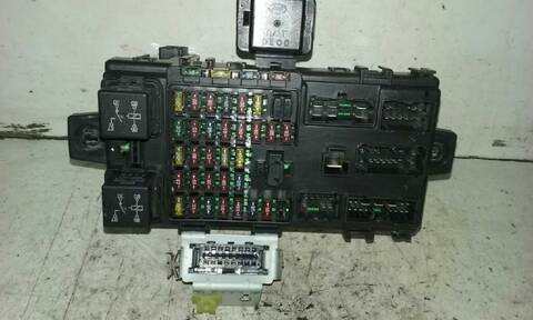 Caja Reles Fusibles Hyundai Santa Fe 2.0 CRDI CAT 113CV 83KW