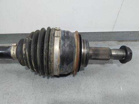 Foto 2ª: Transmision Delantera Derecha Toyota Hilux DOUBLE CAB GX 4X4 150CV 110KW [2GDFTV] (2023)