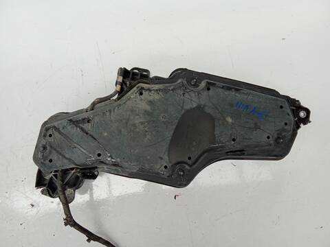 Foto 4ª: Deposito AdBlue Volkswagen Golf 2.0 TDI 116CV 85KW [DSUD,DXRC,DTRB,DTRD] (2022)