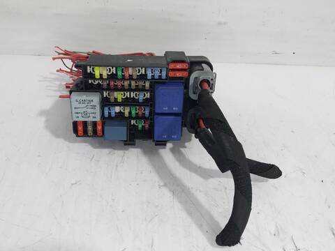 Foto 2ª: Caja Reles Fusibles Renault Scenic BOSE EDITION 110CV [K9K836] (2009)