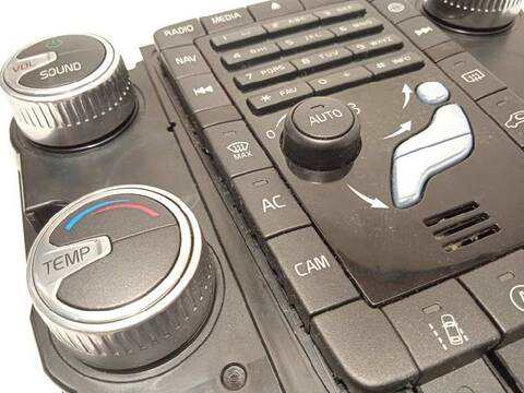 Foto 4ª: Mando Multifuncion Volvo V60 310CV 228KW FAMILIAR [D4204T11] (2020)