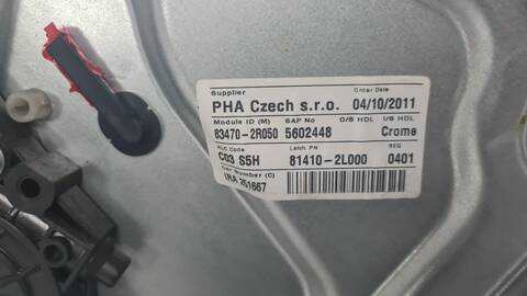 Foto 3ª: Elevalunas Manual Trasero Izquierdo Hyundai i30 1.6 CRDI CAT 1582 CM3) 116CV (2007)