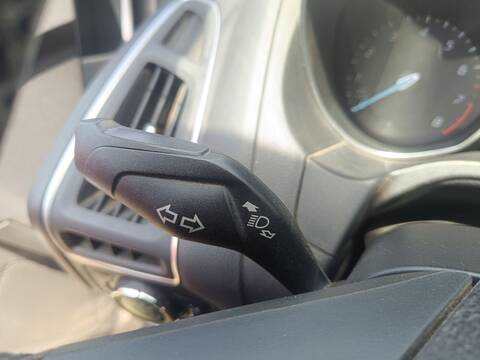 Mando Luces Ford Focus PNDA BERLINA AUT.