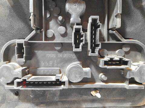 Foto 4ª: Piloto Trasero Izquierdo Volkswagen Golf 1.6 BERLINA 75CV 55KW [AEE] (1996)